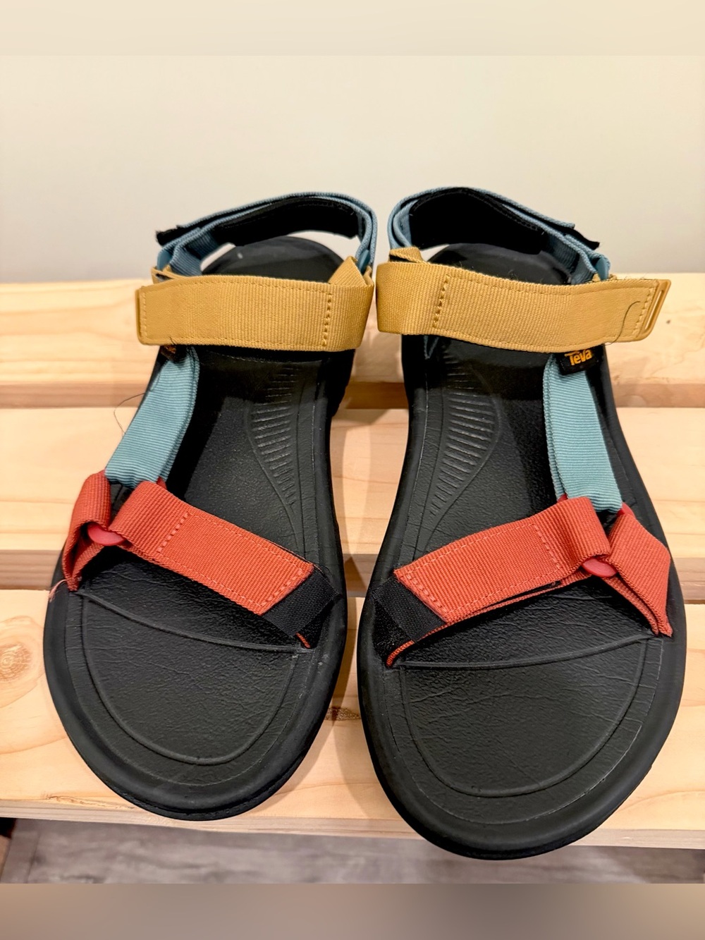 Teva MENs Multicolor Strappy Outdoor Sandals 10.5